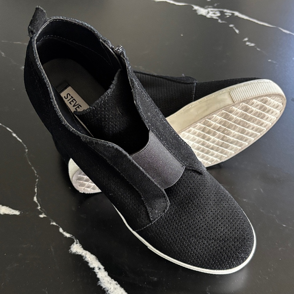 Steve Madden Black Ankle Booties
